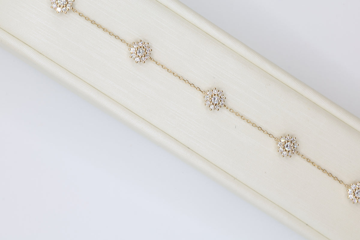 Zahra Diamond Starburst Bracelet