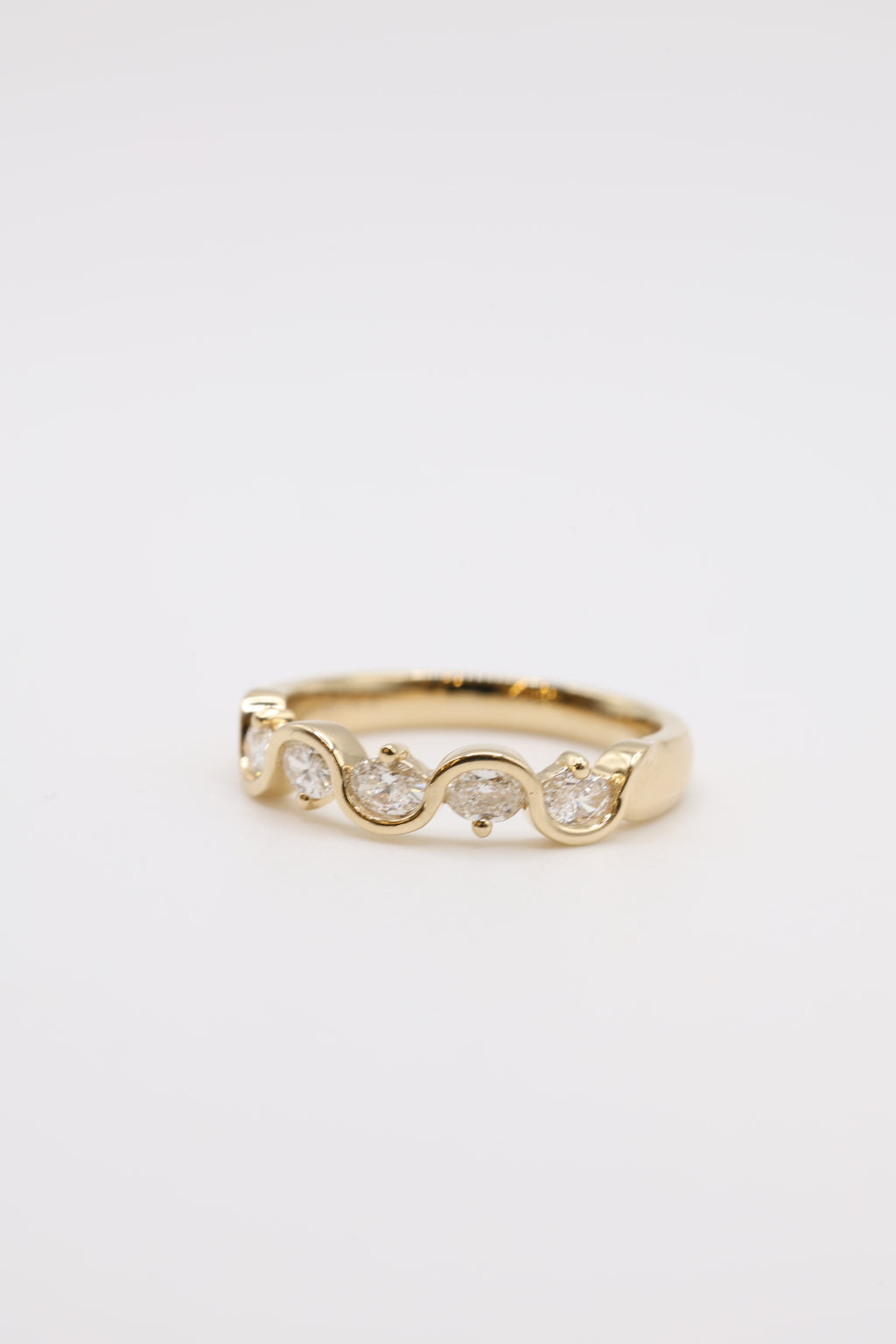 Bahar Diamond Wave Wedding Band
