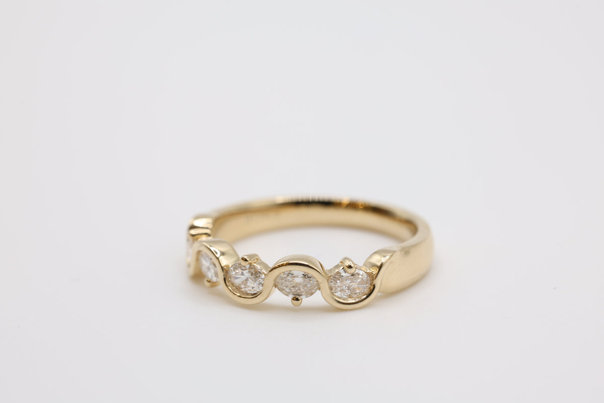 Bahar Diamond Wave Wedding Band