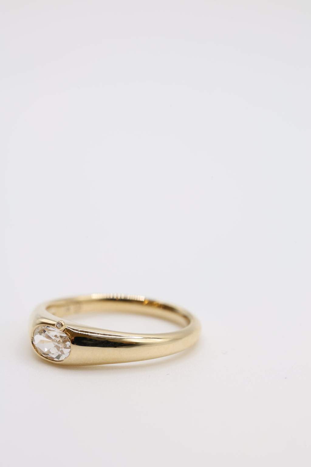 Nishani April birthstone ring