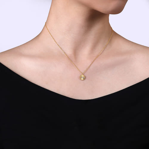 Precious Metal (No Stones) Necklaces